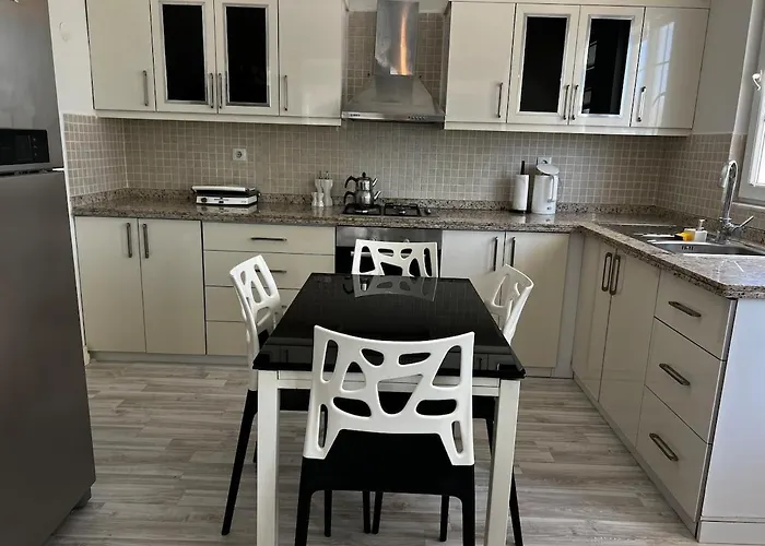 Entire In Residential Compound With Great Location 锡德